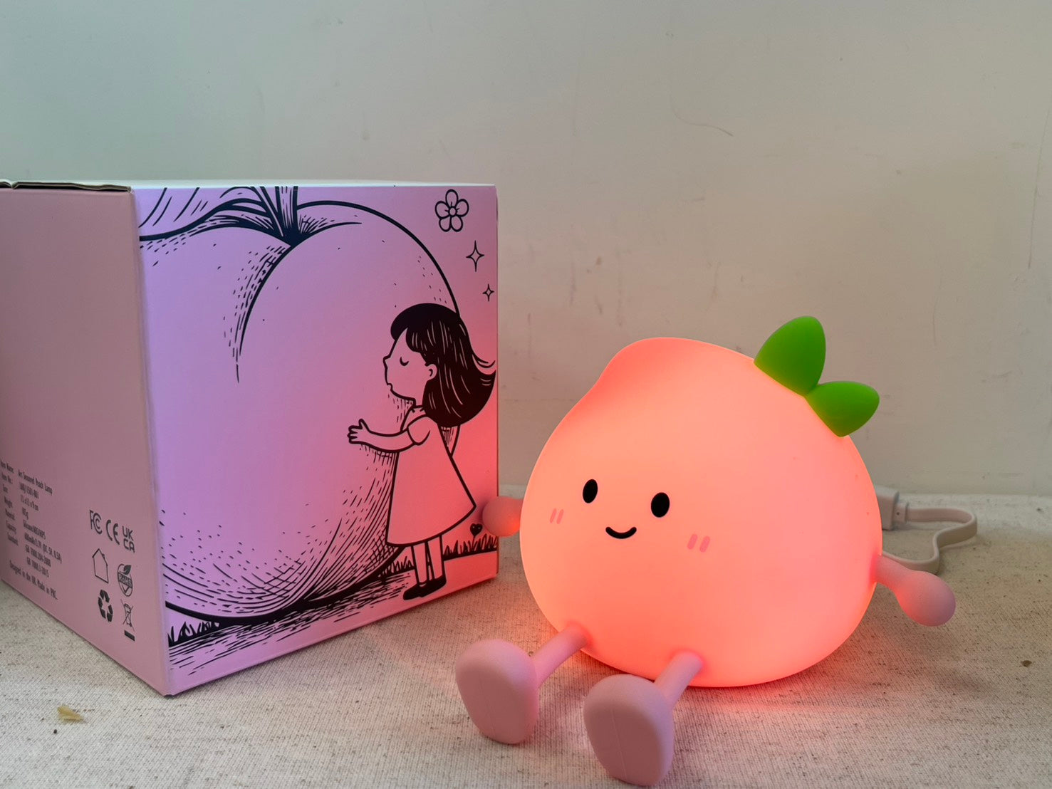 K&J Creative Sensor-Activated Interactive Light ** Cute Peach **
