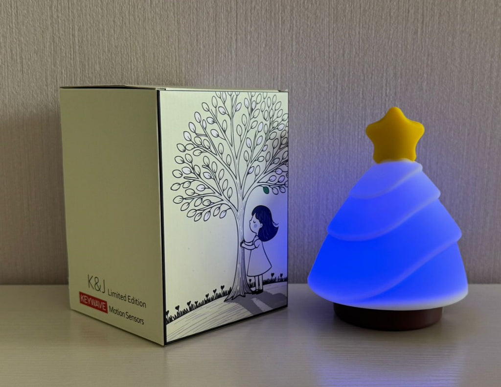 K&amp;J 色変化キーウェーブ搭載 - モーションセンサー搭載ナイトライト | 1分自動オフ機能搭載 描画式ツリーランプ