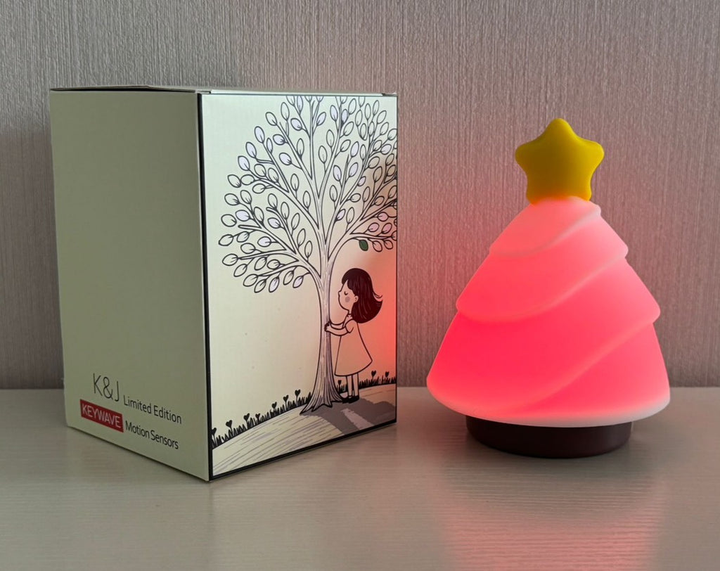 K&amp;J 色変化キーウェーブ搭載 - モーションセンサー搭載ナイトライト | 1分自動オフ機能搭載 描画式ツリーランプ