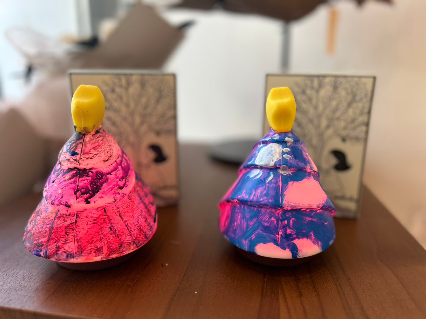 K&amp;J 色変化キーウェーブ搭載 - モーションセンサー搭載ナイトライト | 1分自動オフ機能搭載 描画式ツリーランプ